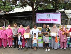 Bhayangkari Peduli Korban Kebakaran, Ny. Cathy Heri Ompusunggu Salurkan Bansos di Perumahan Aspol Polresta Barelang