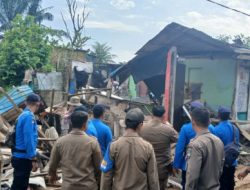 Tim Terpadu Kota Batam Bongkar Bangunan Kos-Kosan yang Jadi Sarang Penyalahgunaan Narkoba di Kawasan Ruli Kampung Madani
