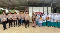 Polri Salurkan Bantuan Al-Qur’an kepada Pesantren Terdampak Banjir