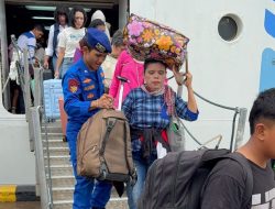 Satpolairud Polresta Barelang Laksanakan Pengamanan dan Pengecekan Penumpang KM Kelud di Pelabuhan Batam Bintang 99