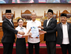 Amsakar-Li Claudia Sampaikan Ranperda Pertanggungjawaban APBD 2025, DPRD Apresiasi Capaian Opini WTP ke-14